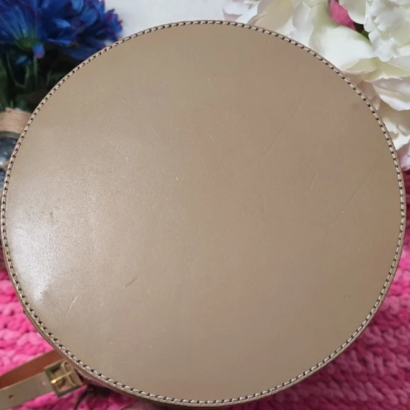 Fendi Bucket Bag in Orange and Tan - Picture 2 of 14